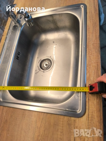 Мивка със смесител и сифон