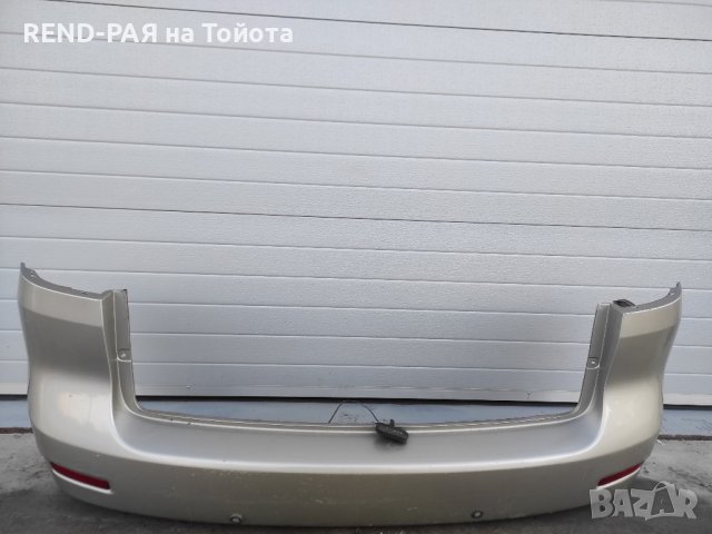 Задна броня с парктроник Corolla Verso 2001-2003 , снимка 1 - Части - 44068000