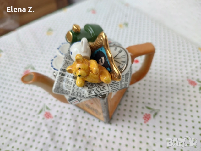 Малък ръчно изработен чайник Moving Day на Cardew Design, снимка 9 - Декорация за дома - 53571708