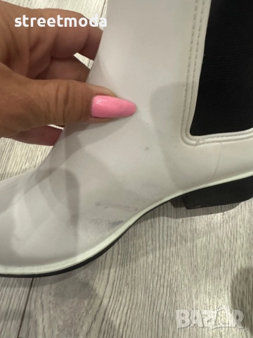 Calvin Klein гумени боти, снимка 9 - Дамски боти - 51970242