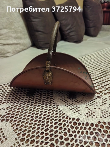 Медна кошница за дърва