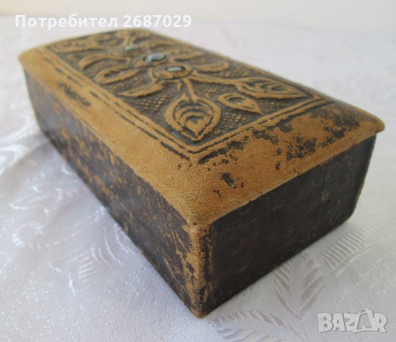 Кожени: Стари кутии, чиния, изделия от кожа, лампион, абажур, моливник, чиния, снимка 7 - Други ценни предмети - 28968026