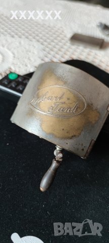 СТАРА НЕМСКА МАШИНКА ЗА ТОЧЕНЕ НА БРЪСНАРСКИ НОЖЧЕТА - D.R.G.M, снимка 6 - Антикварни и старинни предмети - 43802769