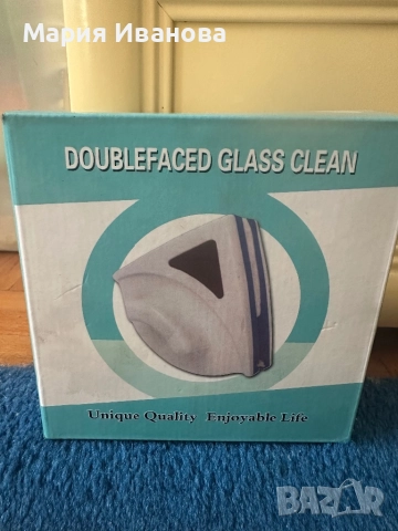 Уред за двустранно почистване на прозорец