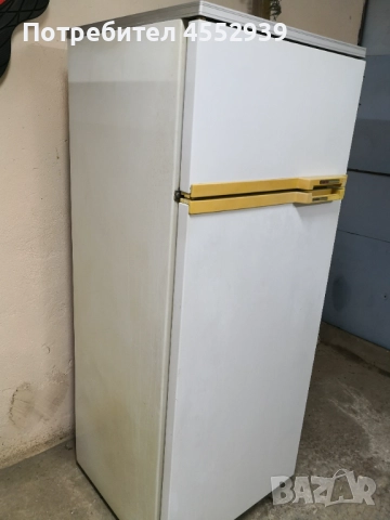 Хладилник с горна камера, снимка 2 - Хладилници - 52249472