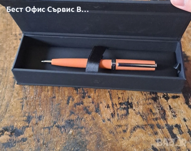 химикалка HUGO BOSS Gear Icon светлооранжев лак лого на пръстена, снимка 3 - Ученически пособия, канцеларски материали - 53382625