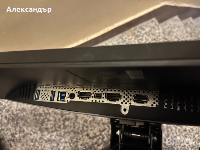 Монитор Dell UltraSharp U2518D – 25″ IPS 2560×1440 QHD (с пукнат панел, за ремонт или части), снимка 4 - Монитори - 53196137