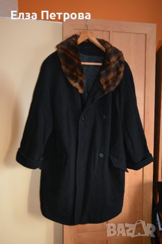 Черно палто с яка от изкуствен косъм, снимка 1 - Палта, манта - 43805613