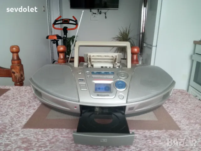 Радиокасетофон+CD.В отлично състояние., снимка 2 - Радиокасетофони, транзистори - 50383505