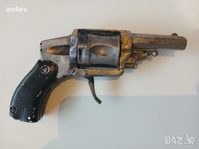 бюджетна антика от 19 век - револвер пистолет пищов