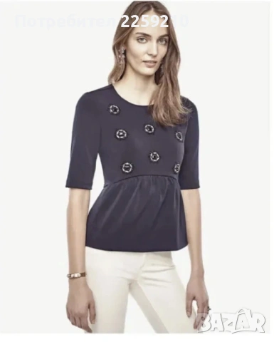 Тъмносиня плетена блуза с мъниста от Ann Taylor. Размер XL. Състояние: ново.