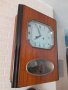 Продавам стар стенен часовник с механизъм , снимка 2