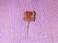Dynamo Sports Club DDR East German STASI Vintage футболна значка емайл, снимка 2