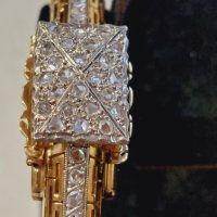 Дамскa златнa гривна-часовник 18 карата с 34 диаманта.Датира от началото на 20 век,марка Венус, снимка 4 - Гривни - 44086042
