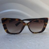 Valentino дамски слънчеви очила котешко око с лого 1:1, снимка 3 - Слънчеви и диоптрични очила - 35495445