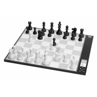 DGT CENTAUR шах комплютър Най - иновативния шахматен компютър, който автоматично се адаптира 