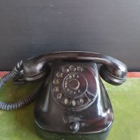 Старинен телефон , снимка 1 - Антикварни и старинни предмети - 35621952
