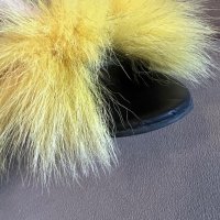 Дамски чехли с естествен пух в жълто !, снимка 4 - Чехли - 42946177
