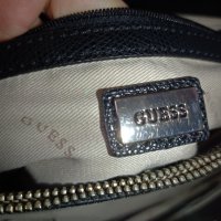 Черна чанта Guess , снимка 4 - Чанти - 39302731
