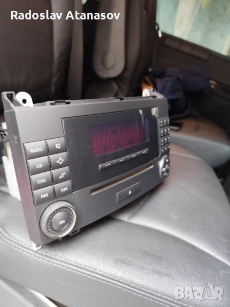 Оригинално радио Mercedes W639, снимка 1