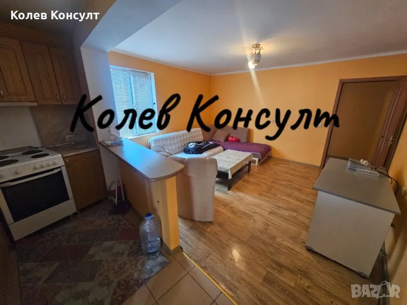 Продавам двуетажна къща в град Хасково,кв.Маледонски , снимка 1