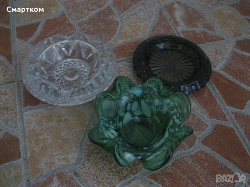 1бр. кристален + 2бр. стъклени пепелника, снимка 1