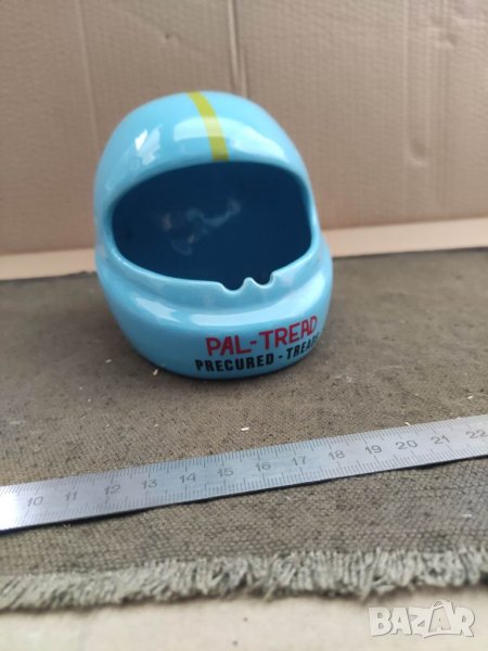 Продавам порцеланова/керамична каска за мотор Pal - Tread iTAL - Rubber , снимка 1