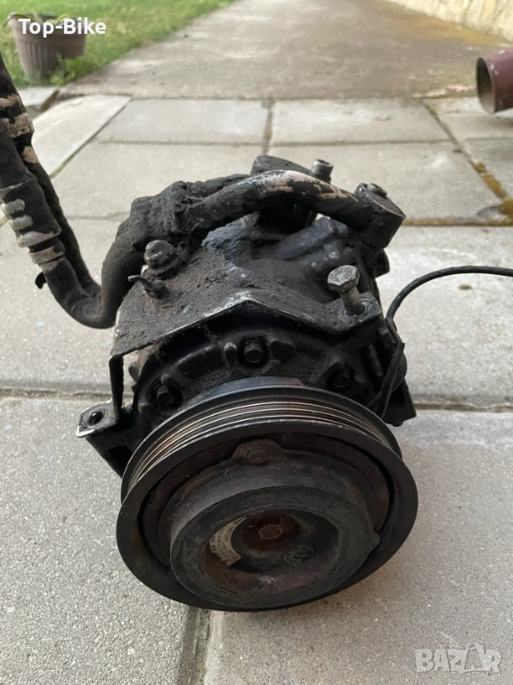 Компресор климатик пасат B5.5 1.8T AWT 8D0260808, снимка 1