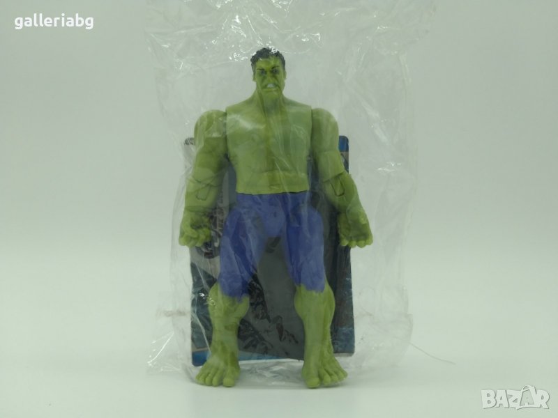 Фигурка на Хълк с карта за игра, снимка 1