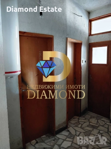 Двуетажна къща в село Дълбок извор, общ. Първомай, снимка 10 - Къщи - 47713160