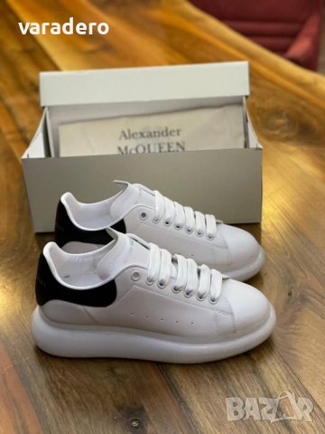 Дамски маратонки с кутия и плик висок клас Alexander Mcqueen , снимка 2 - Маратонки - 39922193