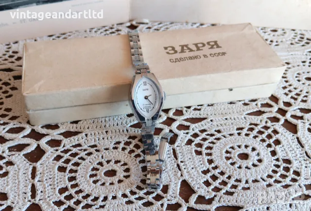Колекционерски часовник Заря, МИНТ, снимка 3 - Антикварни и старинни предмети - 47483636