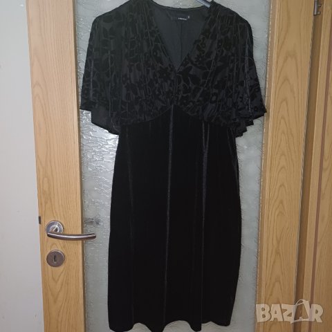Черна рокля от плюш , снимка 9 - Рокли - 43143710