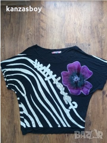 desigual - страхотна дамска блуза КАТО НОВА, снимка 5 - Тениски - 32830927