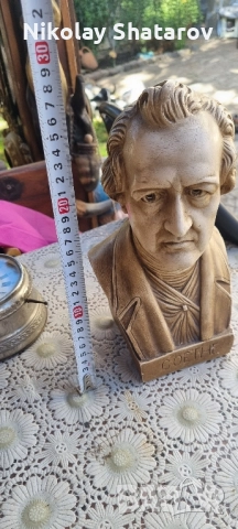 Порцеланов бюст на Гьоте 