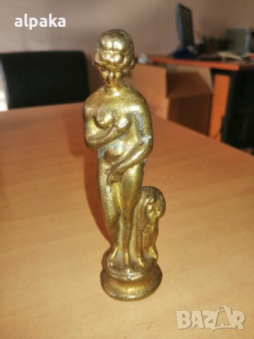 Продавам масивна бронзова статуетка - Мадона