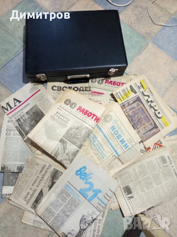 НАД 100 БРОЯ СТАРИ ВЕСТНИЦИ ОТ СОЦА, снимка 3 - Антикварни и старинни предмети - 51191344