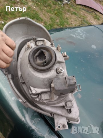 Десен фар Опел виваро рено трафик, снимка 2 - Части - 39059957