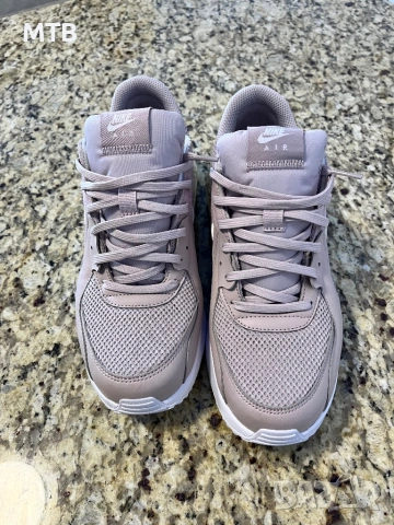 NIKE AIR MAX