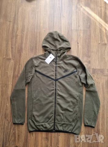 Страхотен мъжки спортен екип NIKE размер M и L, снимка 2 - Спортни дрехи, екипи - 53451358