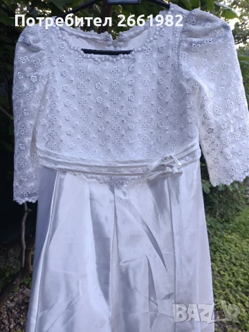 Разкошна бяла сатенена рокля с дантела, снимка 4 - Детски рокли и поли - 50759829