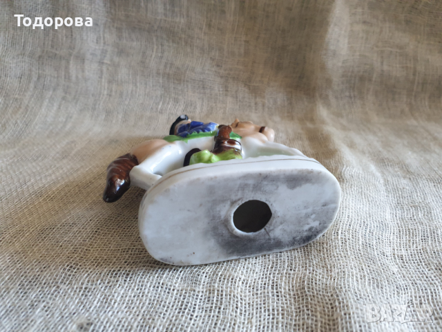 Порцеланова фигурка на благородник на кон, снимка 5 - Антикварни и старинни предмети - 44911574