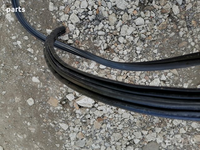 Уплатнение Предна Лява Врата Пежо Партнер - Ситроен Берлинго N, снимка 4 - Части - 34782775