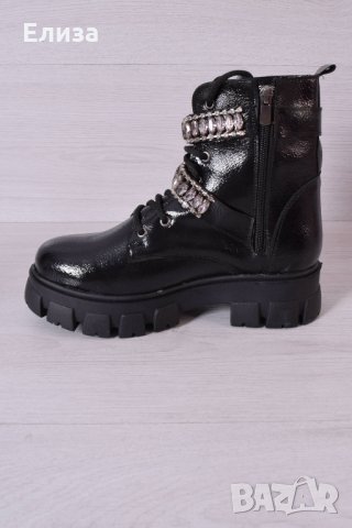 Лачени Кубинки боти 38 на лека платформа нови с акцент катарами с кристалчета, снимка 4 - Дамски боти - 34738872