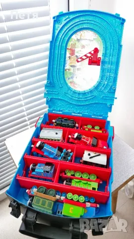 Thomas & Friends Локомотив куфар с колекция от влакчета, снимка 7 - Влакчета, самолети, хеликоптери - 48694930