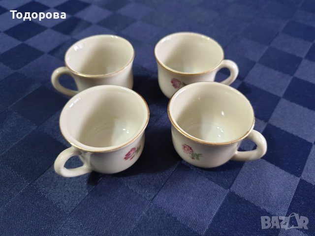 Порцеланови чашки за греяна ракия със златен кант на Български производител - 4 броя, снимка 3 - Сервизи - 43906099