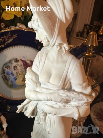 Capodimonte Italy  Circa 1987 автор  Bruno Merli - “ Дамата в бяло” невероятно красива  млада дама , снимка 14 - Антикварни и старинни предмети - 52854801