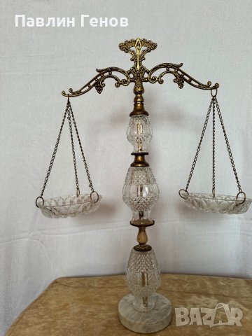 Красива Кристалнa везнa на справедливостта с мраморна основа, снимка 1 - Антикварни и старинни предмети - 43482086