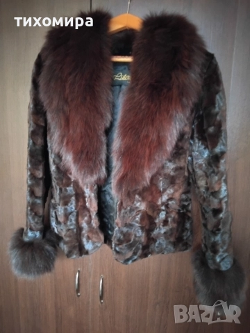 Късо яке от естествен косъм,много красиво и елегантно