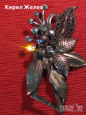 СТАРА ШАРМАНТНА ФЛОРАЛНА ПОСРЕБРЕНА с ОКСИДАЦИЯ РЕТРО АРТ БРОШКА с ФАСЕТИРАНИ КРИСТАЛИ 45621, снимка 13 - Антикварни и старинни предмети - 46232949